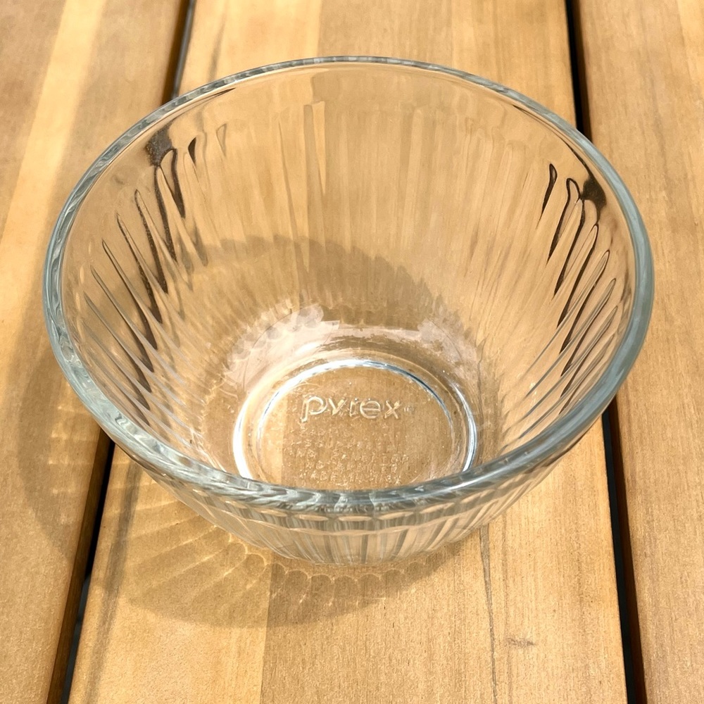Pyrex 3 cup Clear Glass Mixing Bowl